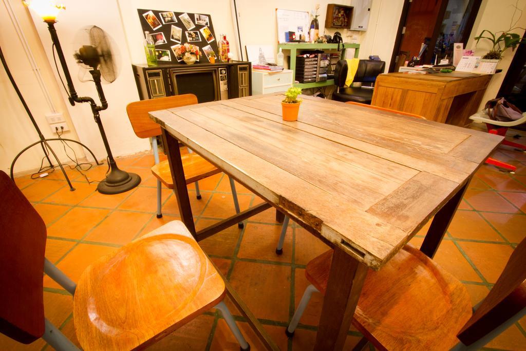 Luang Poj Boutique Hostel Ранонг Екстериор снимка