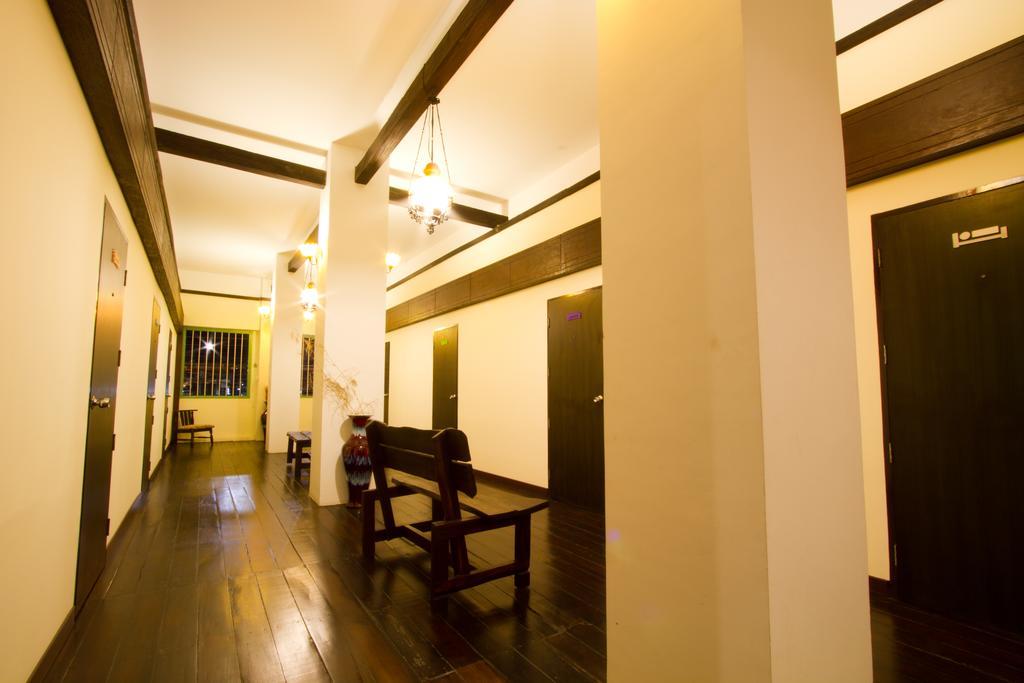 Luang Poj Boutique Hostel Ранонг Екстериор снимка