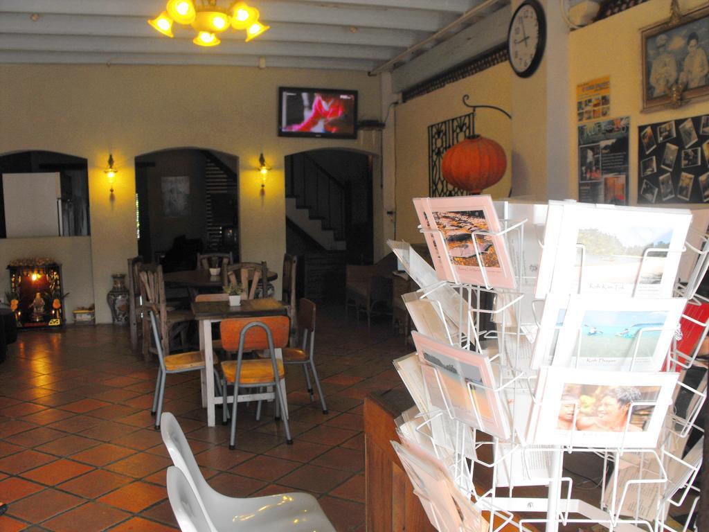 Luang Poj Boutique Hostel Ранонг Екстериор снимка