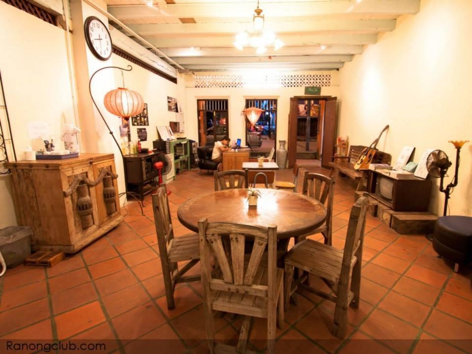 Luang Poj Boutique Hostel Ранонг Екстериор снимка