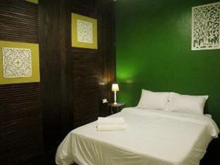 Luang Poj Boutique Hostel Ранонг Екстериор снимка